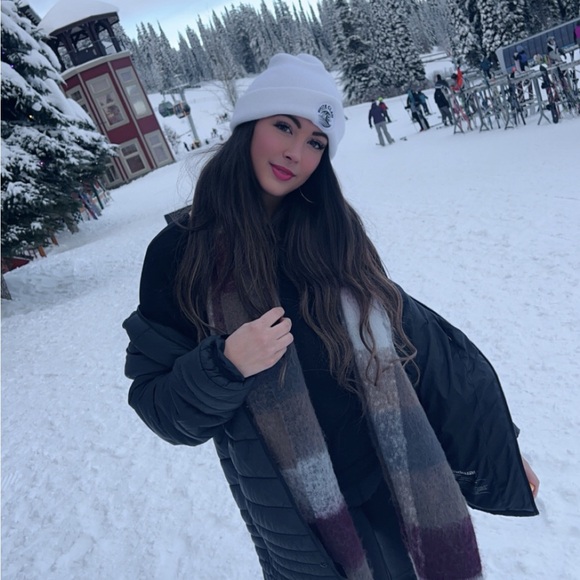 Meet the Posher Other - Meet your Posher, Calli